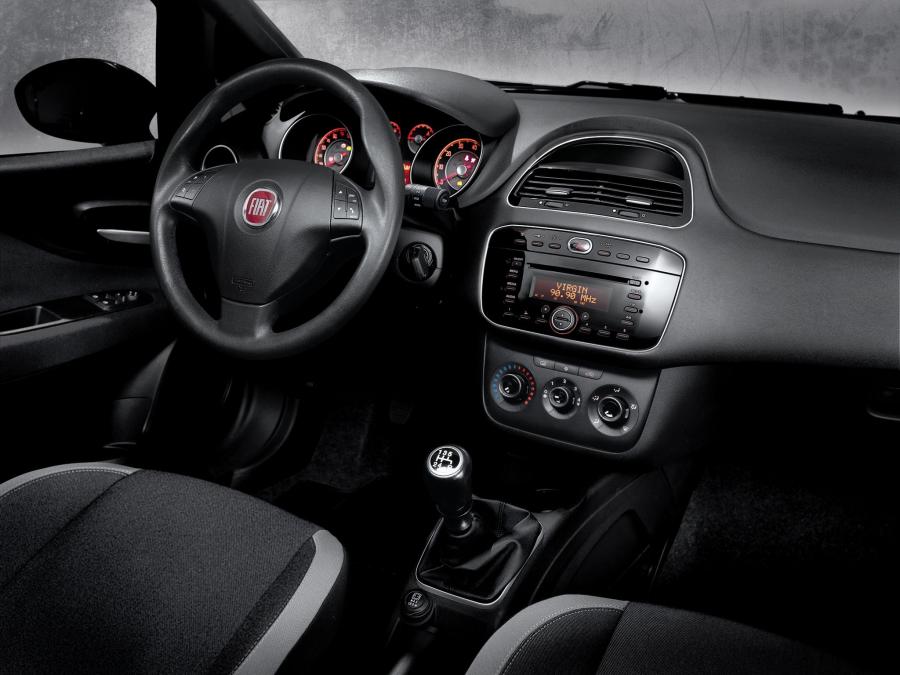  Fiat Punto Virgin Radio 2012 года  (фото 2 из 2)